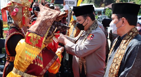 Masjid tersebut dibangun Komjen Pol (purn) Suhardi Alius , Selasa (10/05/2022), (Foto: V24/AL)