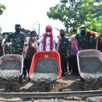 Pembukaan TMMD Reguler ke 113 TA 2022 diawali dengan penandatanganan dan penyerahan Naskah, Kamis (12/05/2022), (Foto: V24/AL)