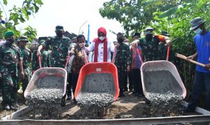 Pembukaan TMMD Reguler ke 113 TA 2022 diawali dengan penandatanganan dan penyerahan Naskah, Kamis (12/05/2022), (Foto: V24/AL)