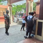 Serda Aria Fantari memantau dan mengecek secara langsung PTM, Rabu (11/05/2022), (Foto: V24/Madli)