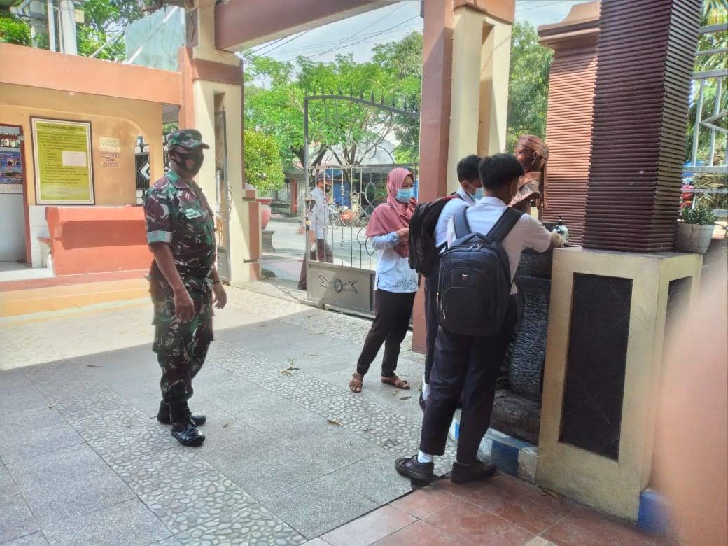 Serda Aria Fantari memantau dan mengecek secara langsung PTM, Rabu (11/05/2022), (Foto: V24/Madli)