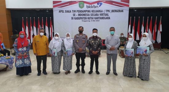 Polres Kutai Kartanegara Kompol Teguh Joko Sriono menghadiri Kegiatan Apel Siaga, Kamis (12/05/2022), (Foto: V24/AL)