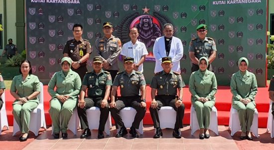 Danrem 091/ASN Brigjen TNI Dendi Suryadi Bersama Rombongan, Rabu (11/05/2022), (Foto: V24/AL)
