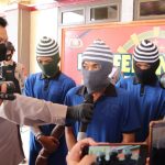 Pelaku Berinisial Apang (28), Jeber (29) dan Cempluk (30) Berhasil Ditangkap, Jumat (13/04/2022), (Foto: V24/AL)