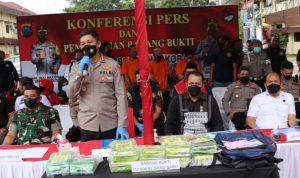 Pemusnahan Langsung Dipimpin Kapolrestabes Medan Kombes Pol Valentiono Alfatatareda, Kamis (13/05/2022), (Foto: V24/M.anwar)