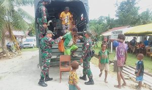 Bapak Martin Wafner (48) Selaku Kepala Kampung Yabanda Mengungkapkan Perasaan Senangnya, Jumat (14/05/2022), (Foto: V24/AL)