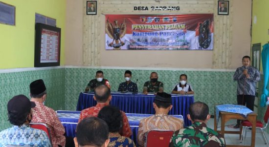 Penerimaan Penghargaan Bertempat di Kantor Desa Gaprang Kecamatan Kanigoro, Jumat (13/05/2022), (Foto: V24/AL)