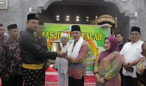 Bupati Juga Meresmikan Masjid Al-Falah Rantau Panjang Kanan, Senin (16/05/2022), (Foto: V24/Reza)