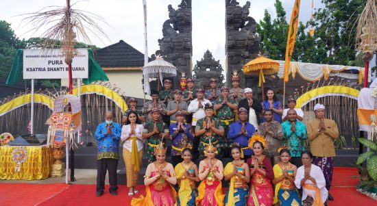 Letjen TNI I Nyoman Cantiasa, S.E., M.Tr.(Han)., Resmikan Pura Ksatria Shanti Bhuana, Minggu (15/05/2022), (Foto: V24/AL)