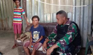 Mama Agustina May (27) salah seorang warga setempat mengucapkan terima kasih, Senin (16/05/2022), (Foto: V24/AL)