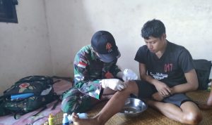 Bantuan Pelayanan Pengobatan Gratis di Desa Tajum, Senin (16/05/2022), (Foto: V24/AL)