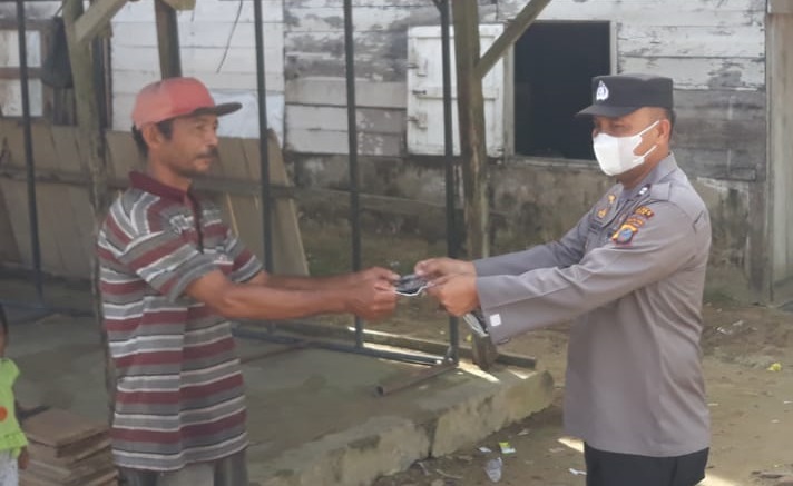 Patroli Disekitar Desa Silima Banua untuk Melaksanakan Penegakan Disiplin Protokol Kesehatan, Selasa (17/05/2022), (Foto: V24/AL)