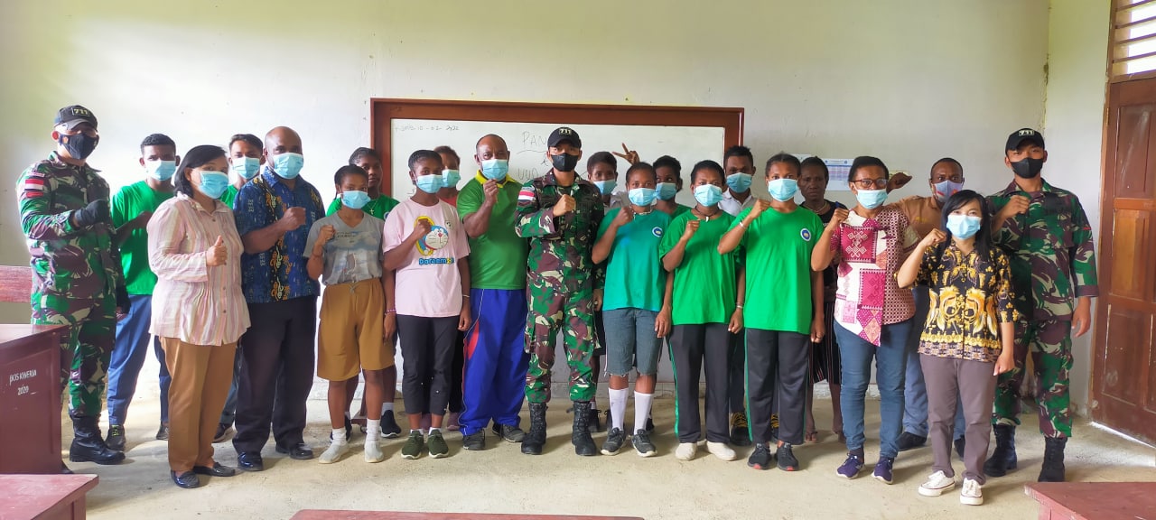 Kegiatan Mengajar Bidang Olahraga Tersebut Dipimpin Oleh Wadanpos Ujung Karang, Selasa (18/05/2022), (Foto: V24/AL), Rabu (18/05/2022), (Foto: V24/AL)