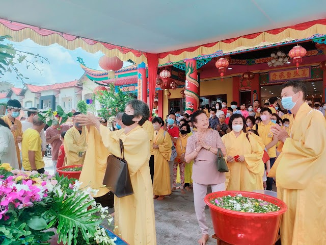 Polres Kubu Raya Memberikan Keamanan Melaksanakan Ibadah Waisak di 4 Vihara, Senin (16/05/2022), (Foto: V24/Dedi)