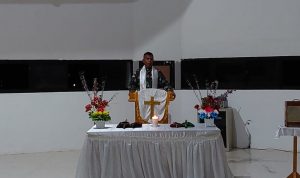 Letda Inf Stenly Andaria Menjadi Pengurus Pelayan Gereja GKI Skouw, Kamis (19/05/2022), (Foto: V24/AL)