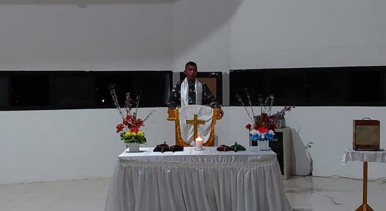 Letda Inf Stenly Andaria Menjadi Pengurus Pelayan Gereja GKI Skouw, Kamis (19/05/2022), (Foto: V24/AL)