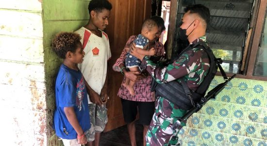 Wadanpos Yetti Serda Rendi beserta 10 orang melaksanakan anjangsana, Jumat (20/05/2022), (Foto: V24/AL)