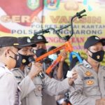 Arwin Amrih Wientama Melakukan Peninjauan dan Pengundian Doorprize Gerai Vaksin, Selasa (17/05/2022), (Foto: V24/AL)