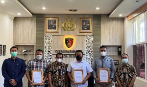 Penghargaan diberikan kepada Personel Subdit Tipikor Ditreskrimsus Polda Sumut atas prestasinya, Kamis (19/05/2022), (Foto: V24/M.anwar)