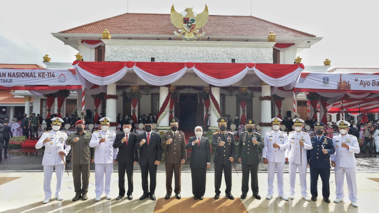 Upacara Harkitnas ini Dipimpin Oleh Gubernur Jatim Khofifah Indar Parawansa, Jumat (20/05/2022), (Foto: V24/AL)