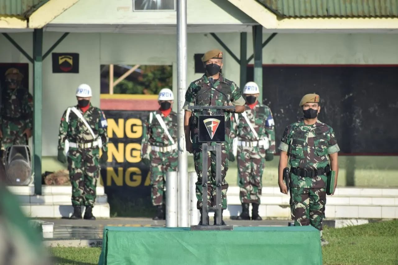 Upacara Bendera Merah Putih Bertempat di Lap. Bola Yonarmed 2, Minggu (22/05/2022), (Foto: V24/M.anwar)