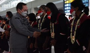 Pimpinan Tertinggi Bakamla RI Menyambut Kedatangan Para Atlet, Selasa (24/05/2022), (Foto: V24/AL)