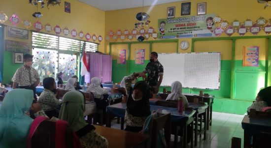 Kegiatan Pemantauan Pembelajaran Tatap Muka (PTM) Secara Langsung, Rabu (25/05/2022), (Foto: V24/AL)