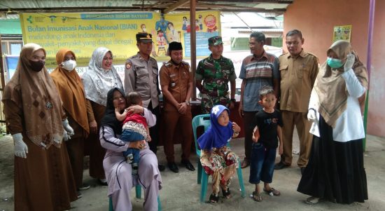 Kegiatan tersebut dihadiri oleh Danramil 11/Brb bersama unsur Muspika Kecamatan, Rabu (25/05/2022), (Foto: V24/AL)