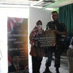 Penyaluran BLT Minyak Goreng Melalui TNI Kepada Masyarakat Kabupaten Pangandaran, Jumat (27/05/2022), (Foto: V24/AL)