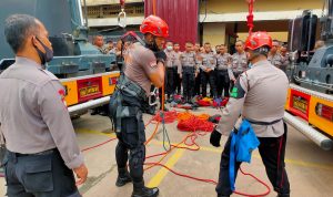 Pelaksanaan Latihan SAR Bertempat di Mako Halaman Direktorat Samapta Polda Kalbar, Rabu (25/05/2022), (Foto: V24/AL)