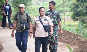 Sertu Sumarji Diterjunkan Untuk Menyukseskan Gelaran TMMD Ke-113 Ponorogo, Minggu (29/05/2022), (Foto: V24/AL)