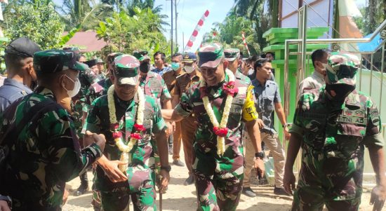 Aspers Kasas Mayjen TNI Darmono Susastro.S.I.P Dan Rombongan, Minggu (29/05/2022), (Foto: V24/AL)