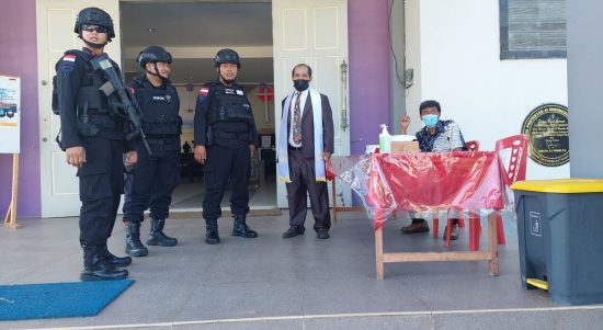 Satbrimob Polda Kalbar Kembali Melaksanakan Patroli Digereja, Minggu (29/05/2022), (Foto: V24/AL)