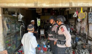 Patroli yang dilaksanakan oleh Satbrimob Polda Kalbar, Senin (30/05/2022), (Foto: V24/AL)