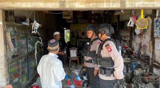 Patroli yang dilaksanakan oleh Satbrimob Polda Kalbar, Senin (30/05/2022), (Foto: V24/AL)