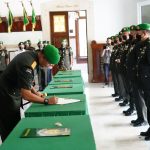 Pejabat Melaksanakan Serah Terima Jabatan, Selasa (31/05/2022), (Foto: V24/AL)