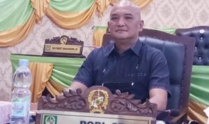 Robi-Barus-Minta-Lurah-Sari-Rejo-Sahuti-Keluhan-Warga-768x576