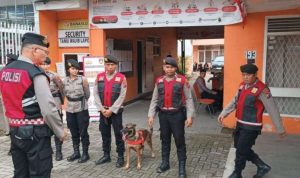 20240829_133932_k9_polda_sumut_sterilkan_gedung_kpu_dan_bawaslu_jelang_pilkada_2024