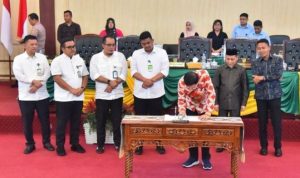 Pemko-dan-DPRD-Medan-Sepakati-Pendapatan-Daerah-2025-Sebesar-Rp727-Triliun-696x392