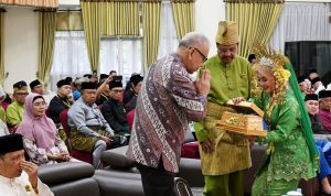 Peluncuran buku 100 tokoh melayu Nasional-2