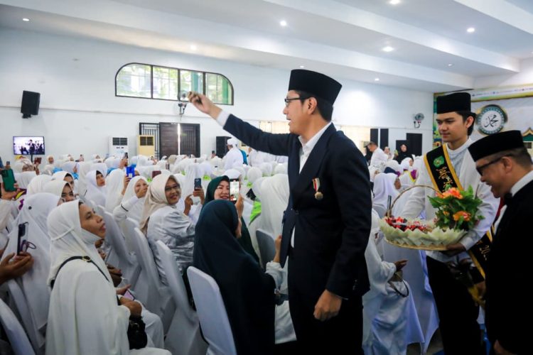 1.883 Calhaj Medan Diberangkatkan, Wali Kota Ingatkan Jaga Kesehatan