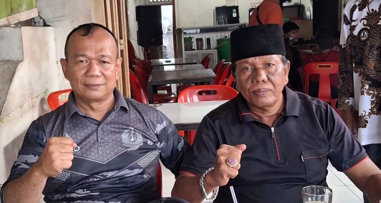 H.Idral Fiter Tanjung, ST Ketua Sabiduak Sadayuang Lintas Suku (kiri) didampingi Ketua PKDP Kota Medan H. Masrizal Tanjung, SE (kanan) di Jalan Bromo Medan, Selasa (18/8/2026). (V24/Erwan Sikumbang